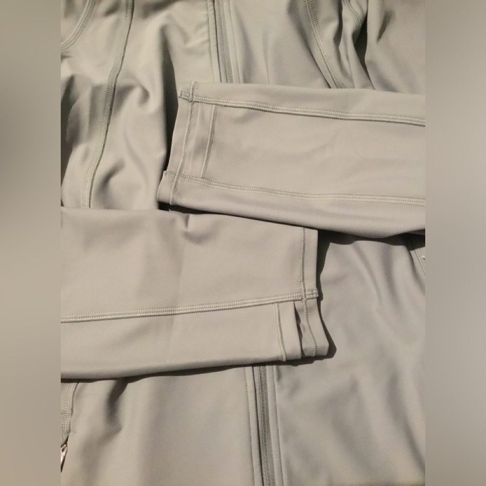 ATHLETA - Picture 9 of 13